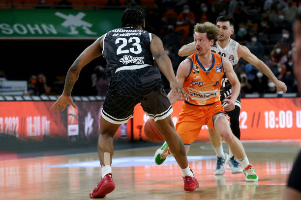 查尔莫斯 查尔莫斯