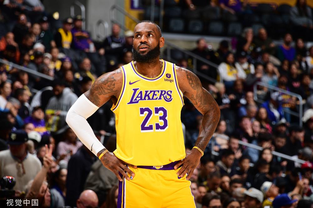 她以更具有 她以更具有