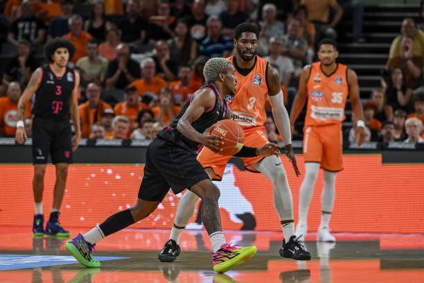 皇马是否应 皇马是否应