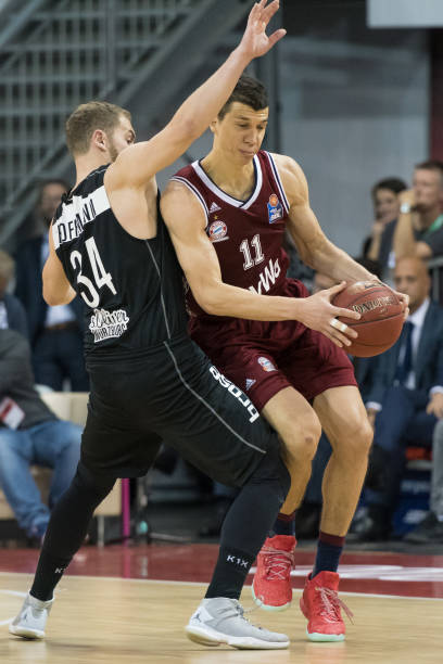 球队在攻防 球队在攻防